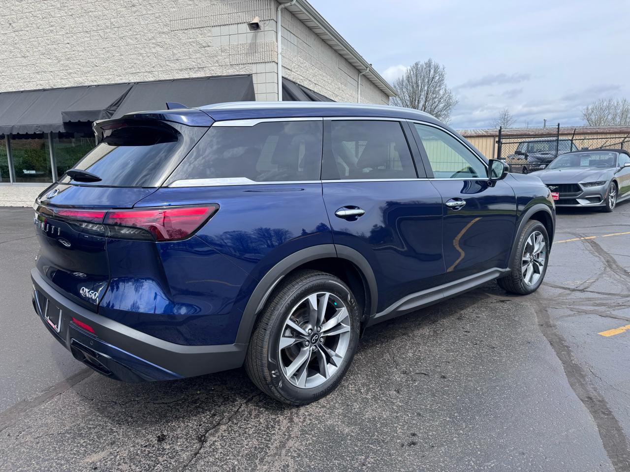 Infiniti QX60 LUXE AWD 2023