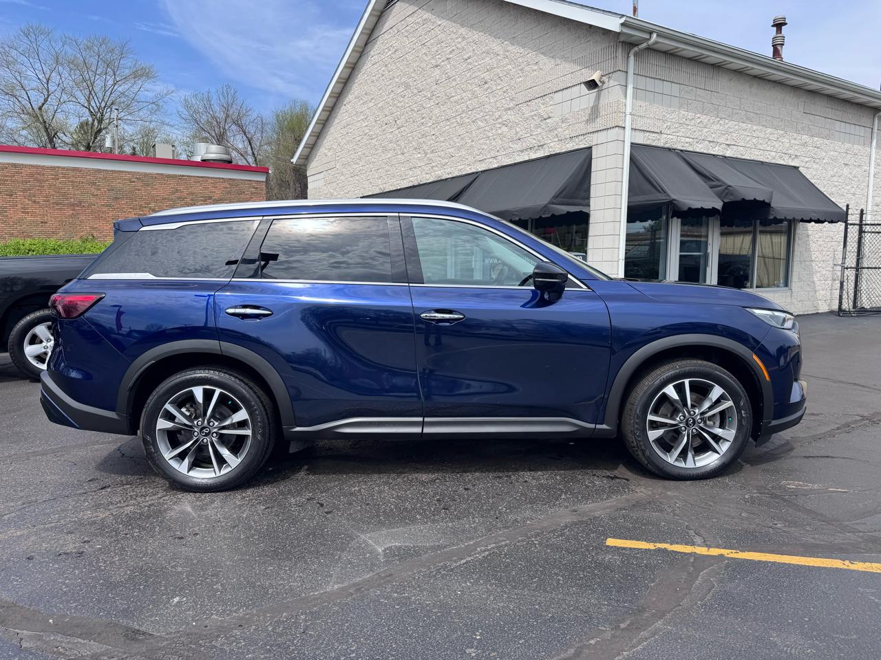 Infiniti QX60 LUXE AWD 2023