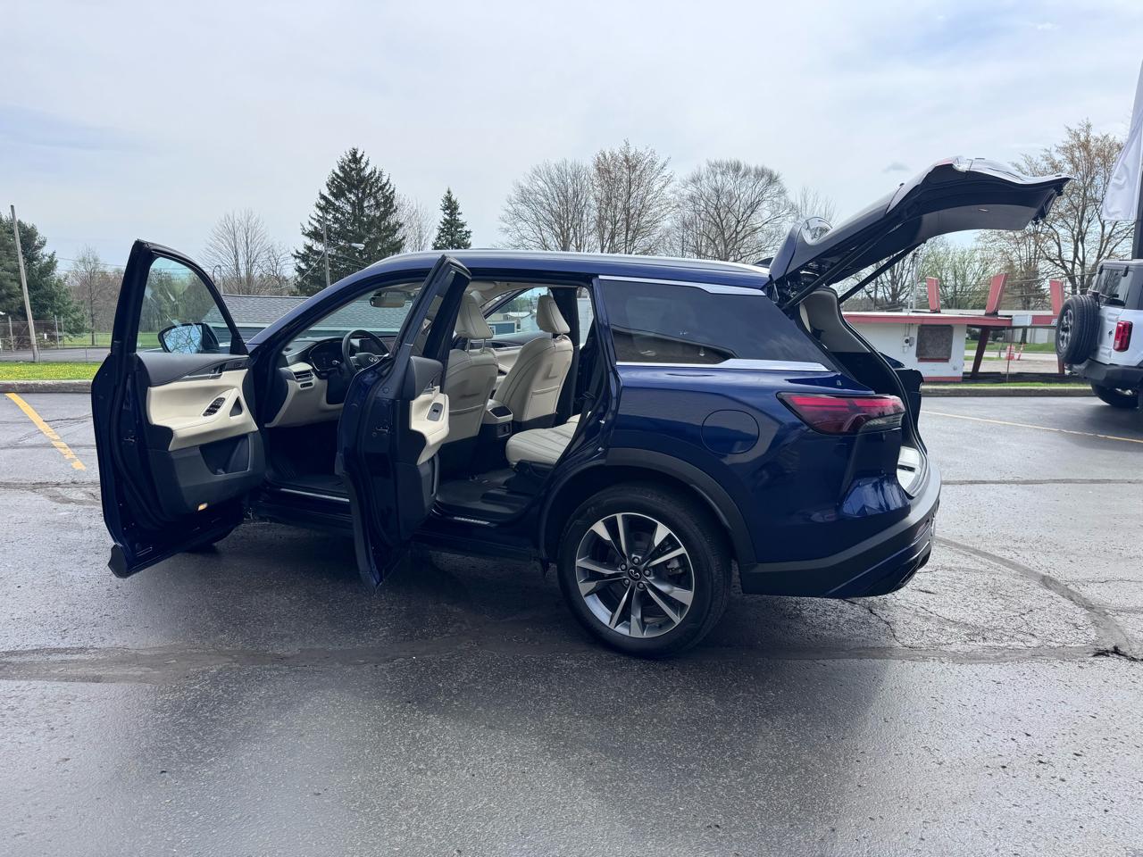 Infiniti QX60 LUXE AWD 2023