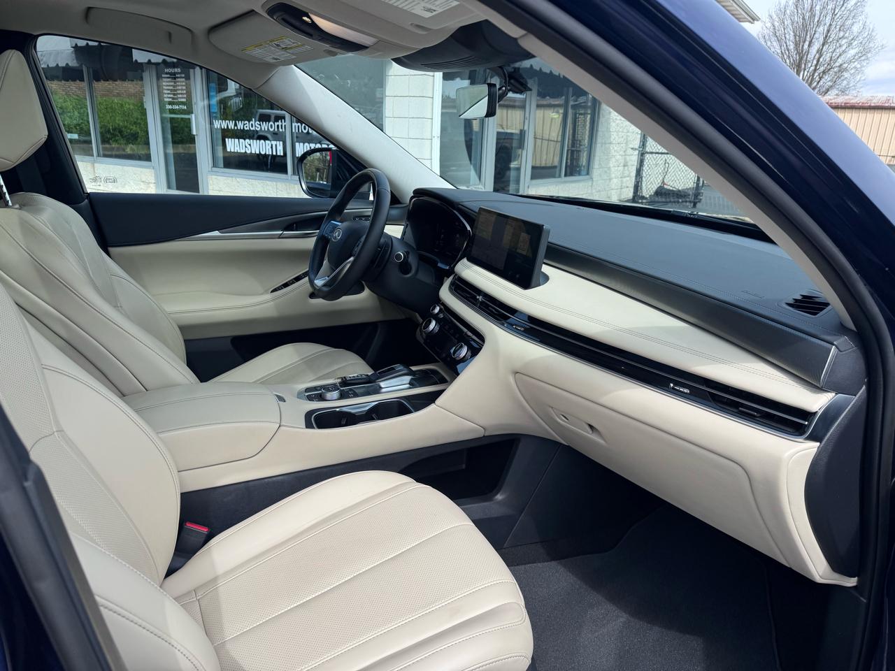 Infiniti QX60 LUXE AWD 2023