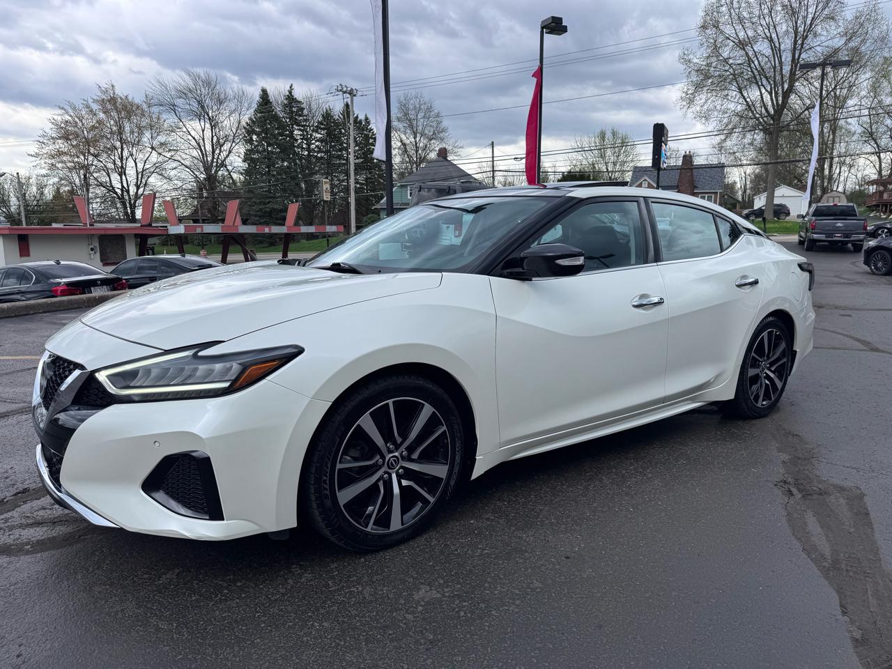 2023 Nissan Maxima SL Sedan