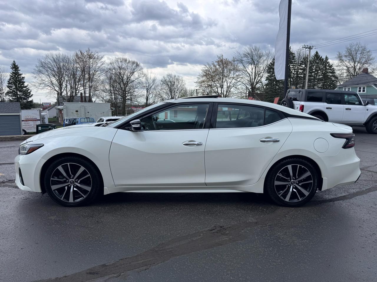 Nissan Maxima SL Sedan 2023