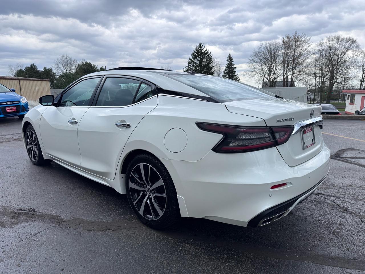 Nissan Maxima SL Sedan 2023