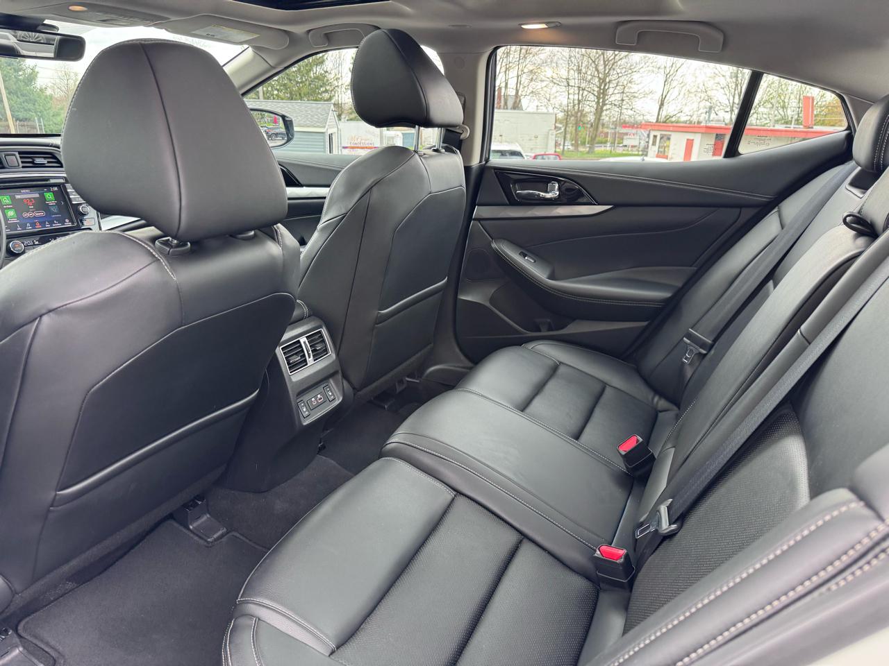 Nissan Maxima SL Sedan 2023