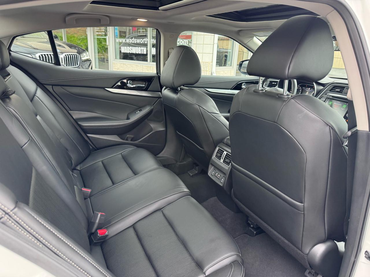 Nissan Maxima SL Sedan 2023