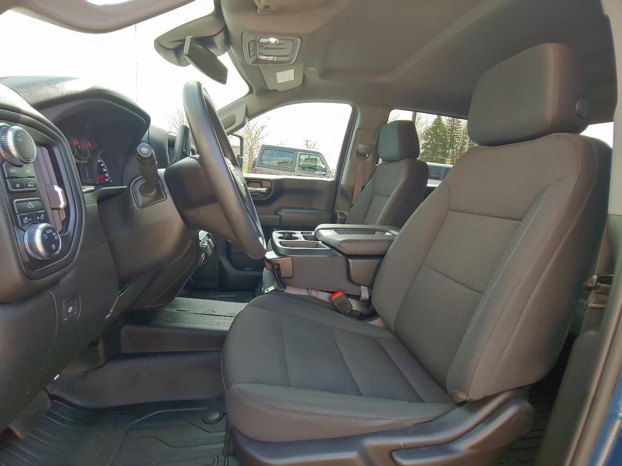 GMC Sierra 1500 4WD Crew Cab 157" Pro 2024