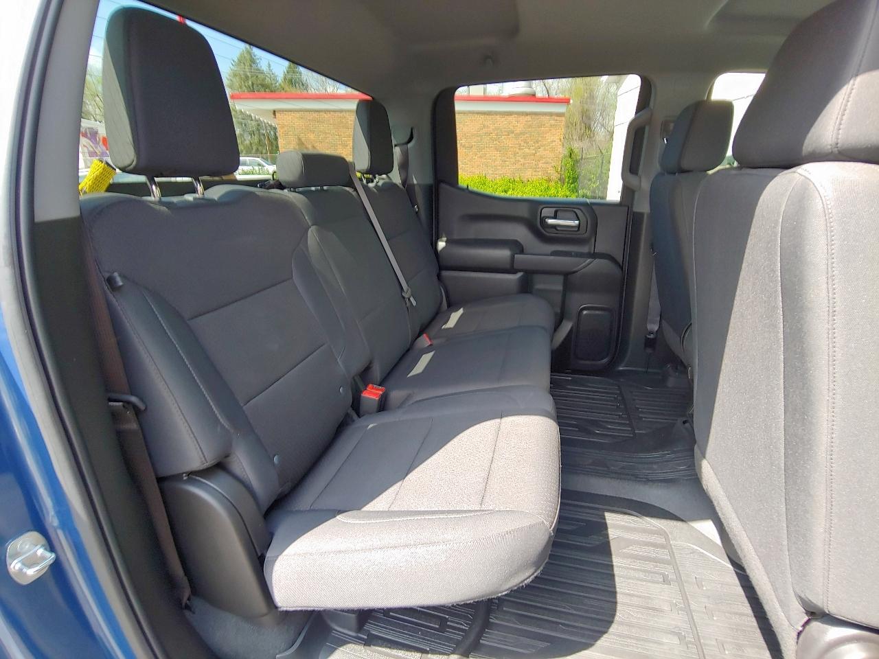 GMC Sierra 1500 4WD Crew Cab 157" Pro 2024