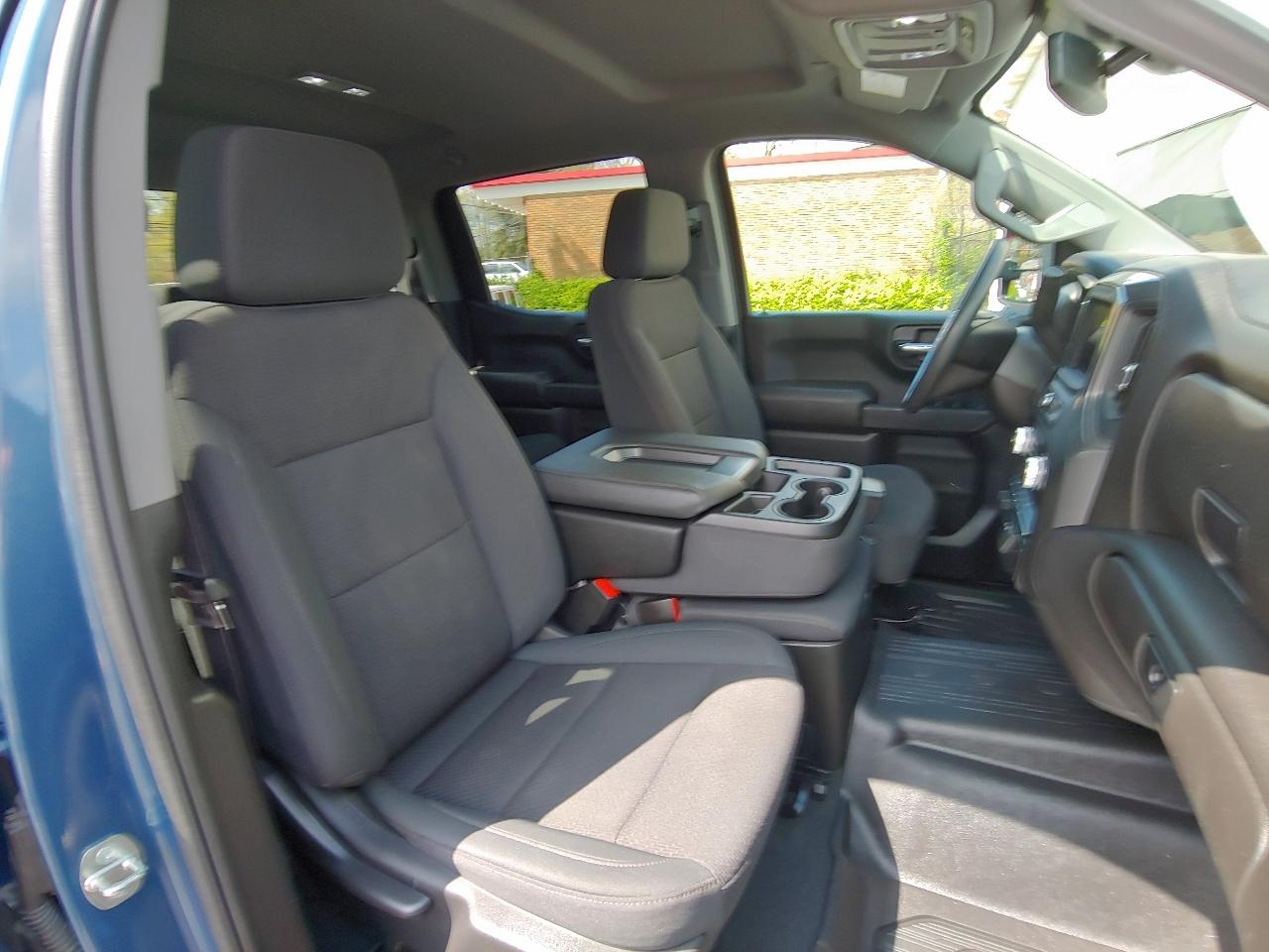 GMC Sierra 1500 4WD Crew Cab 157" Pro 2024