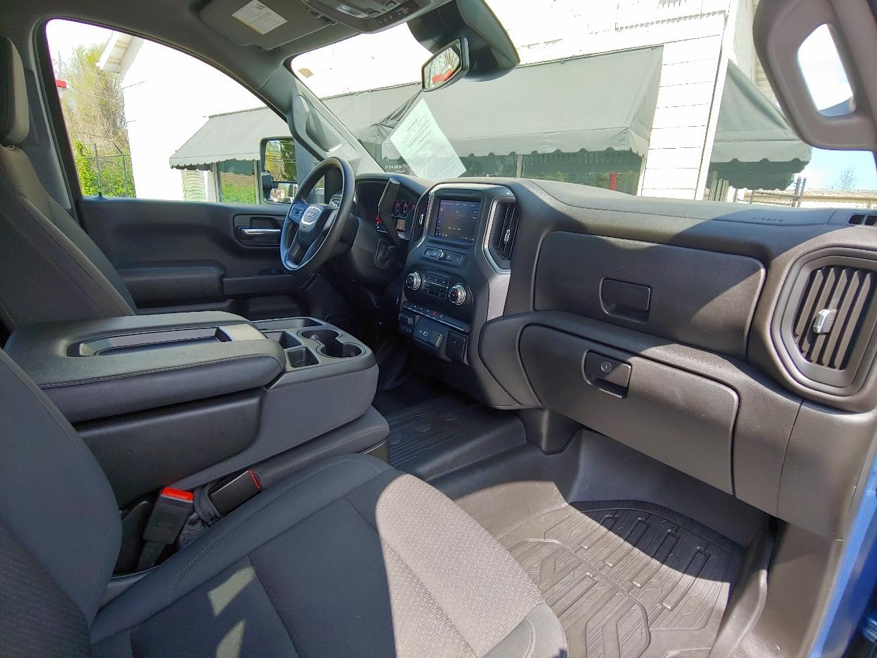 GMC Sierra 1500 4WD Crew Cab 157" Pro 2024