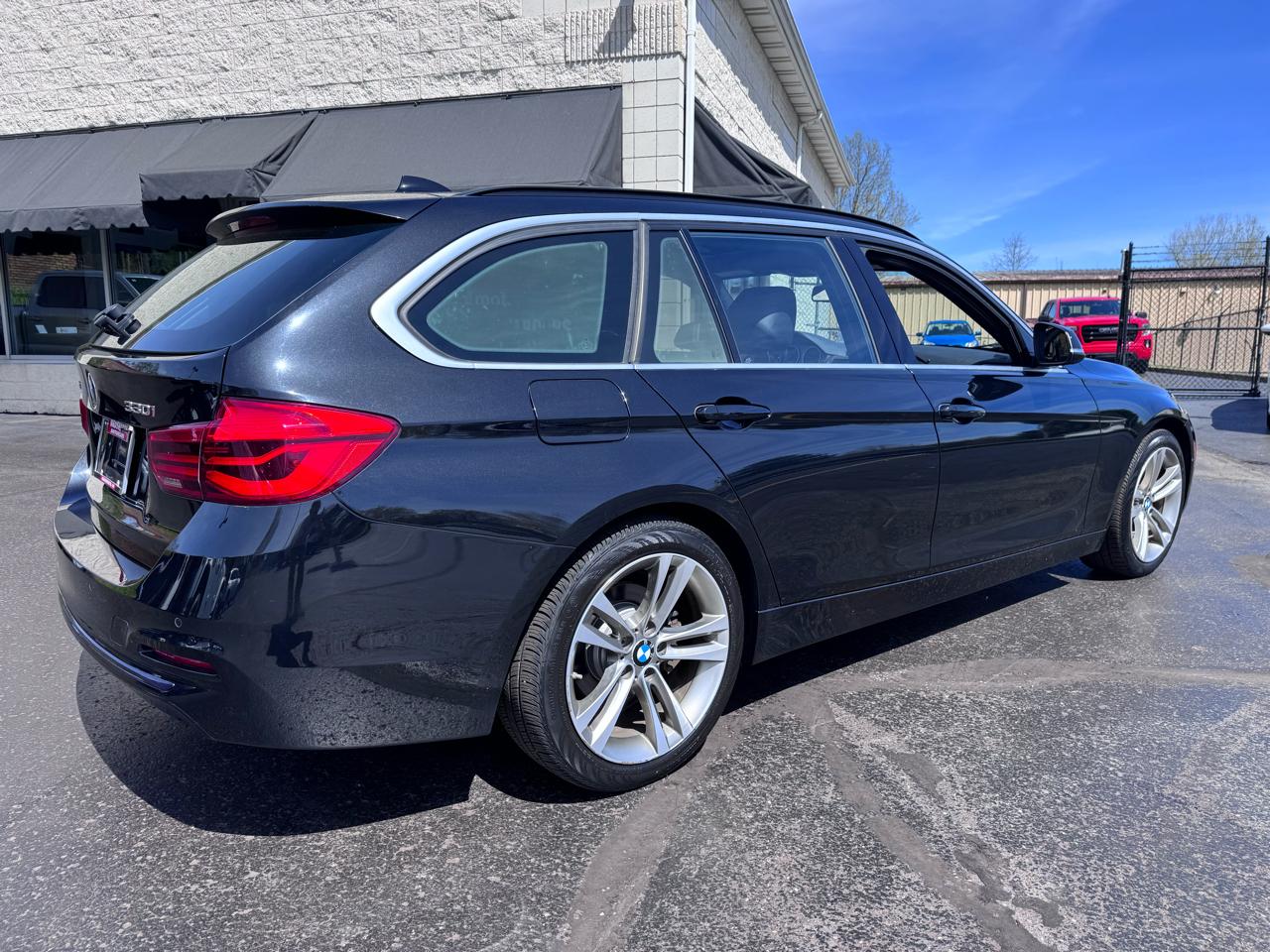 BMW 3 Series 330i xDrive Sports Wagon 2017