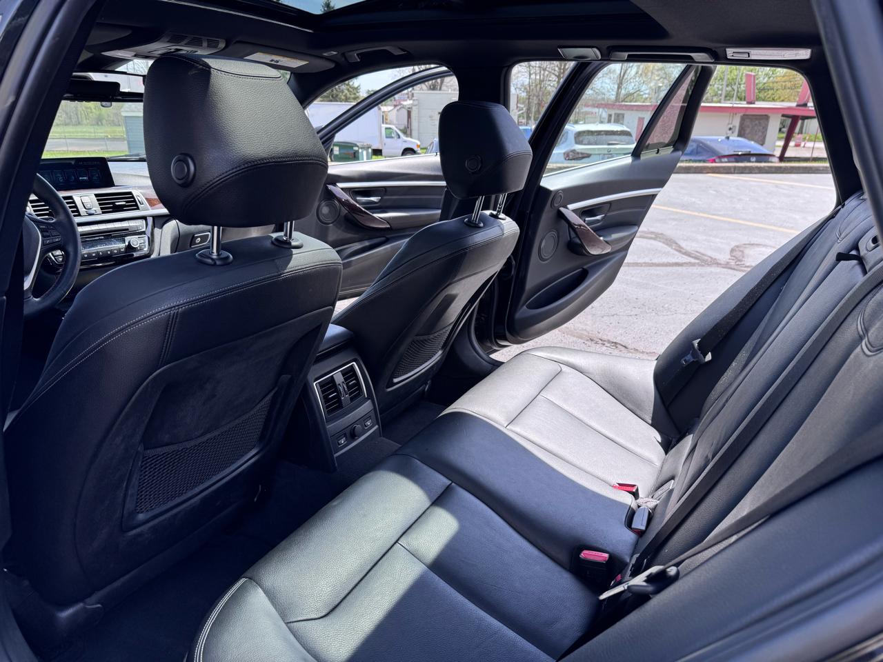 BMW 3 Series 330i xDrive Sports Wagon 2017