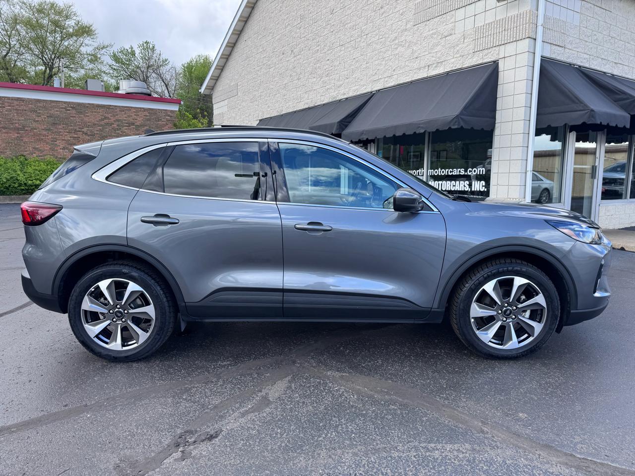 Ford Escape Platinum AWD 2023