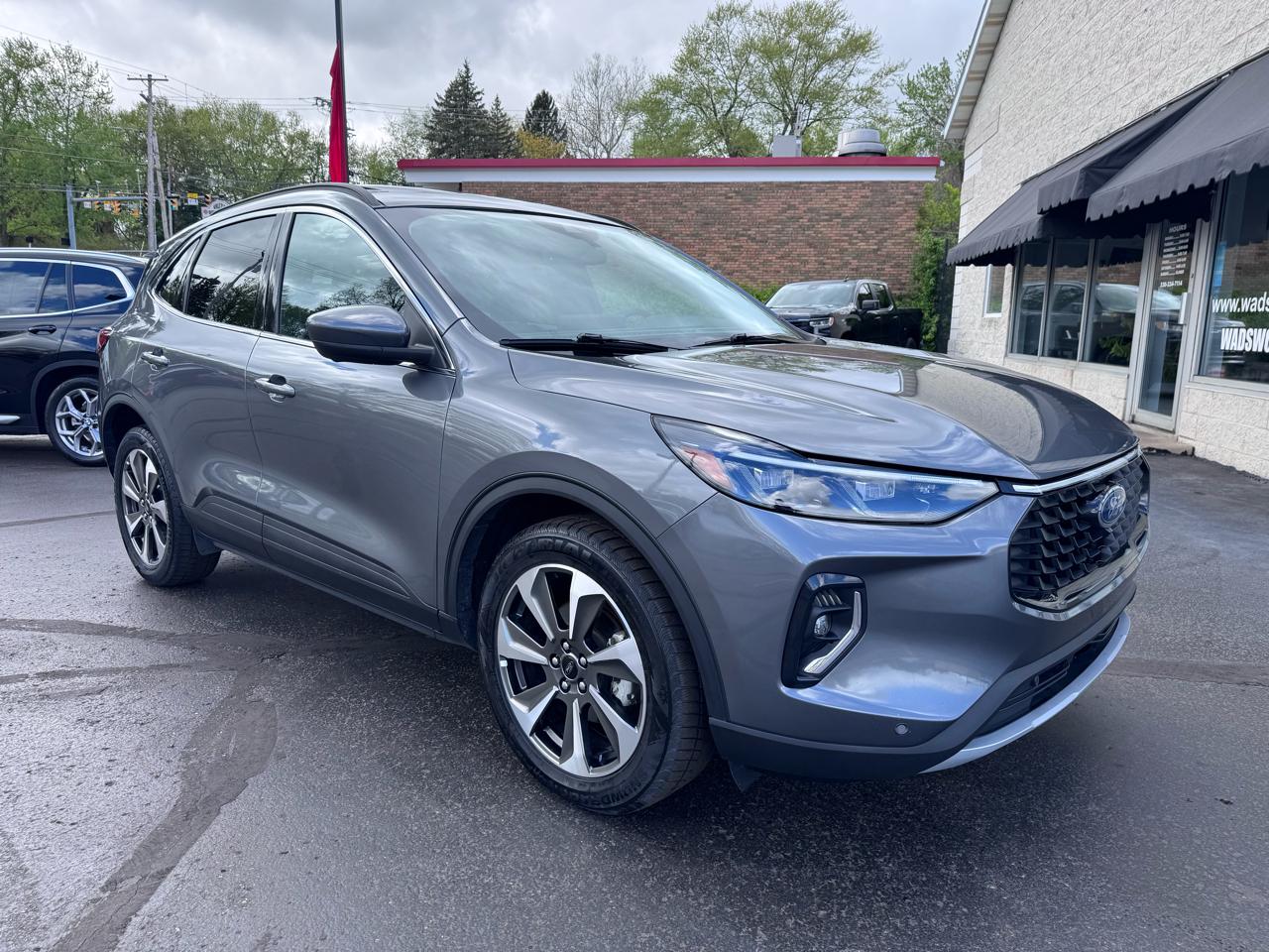 Ford Escape Platinum AWD 2023