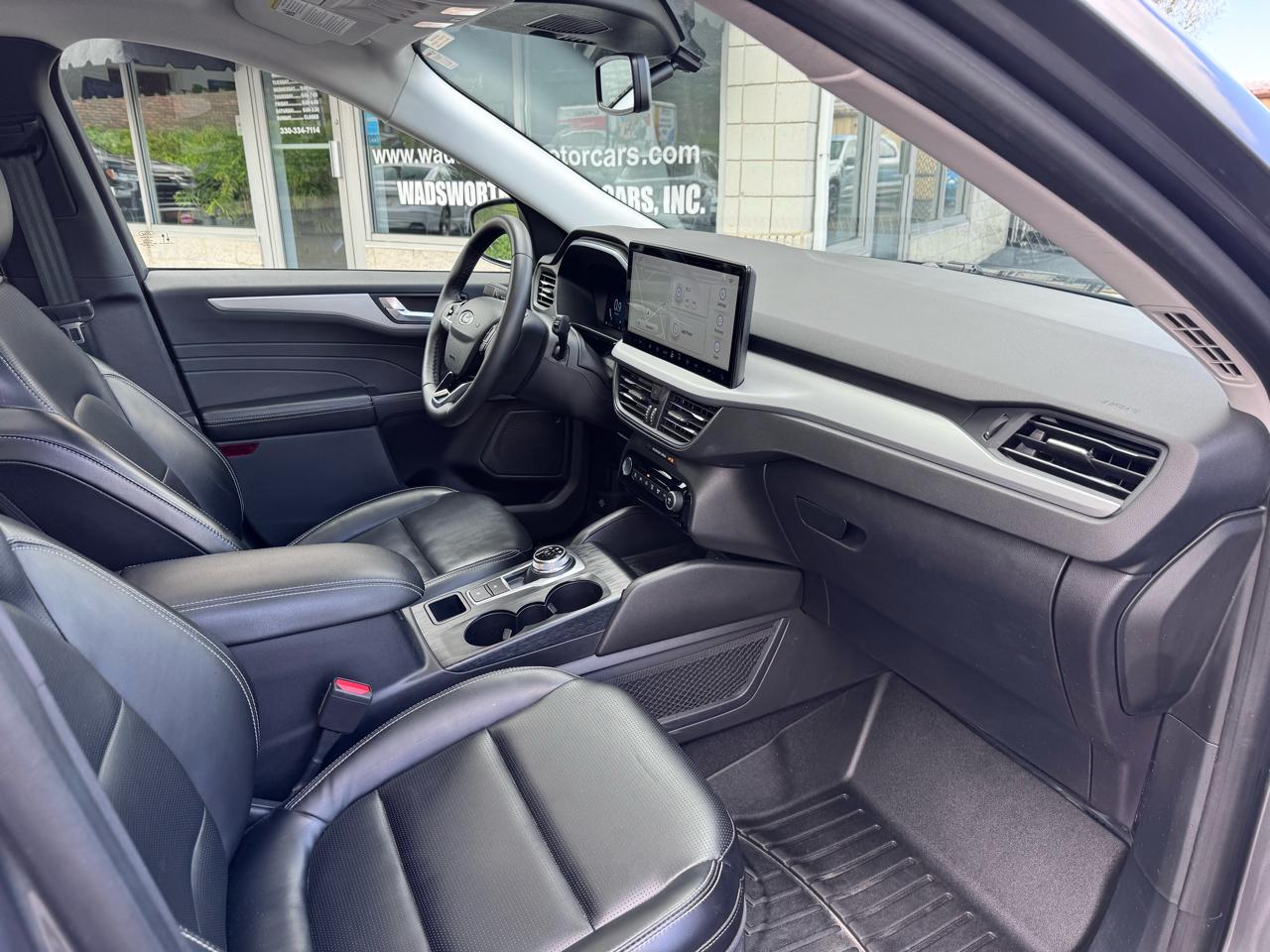 Ford Escape Platinum AWD 2023