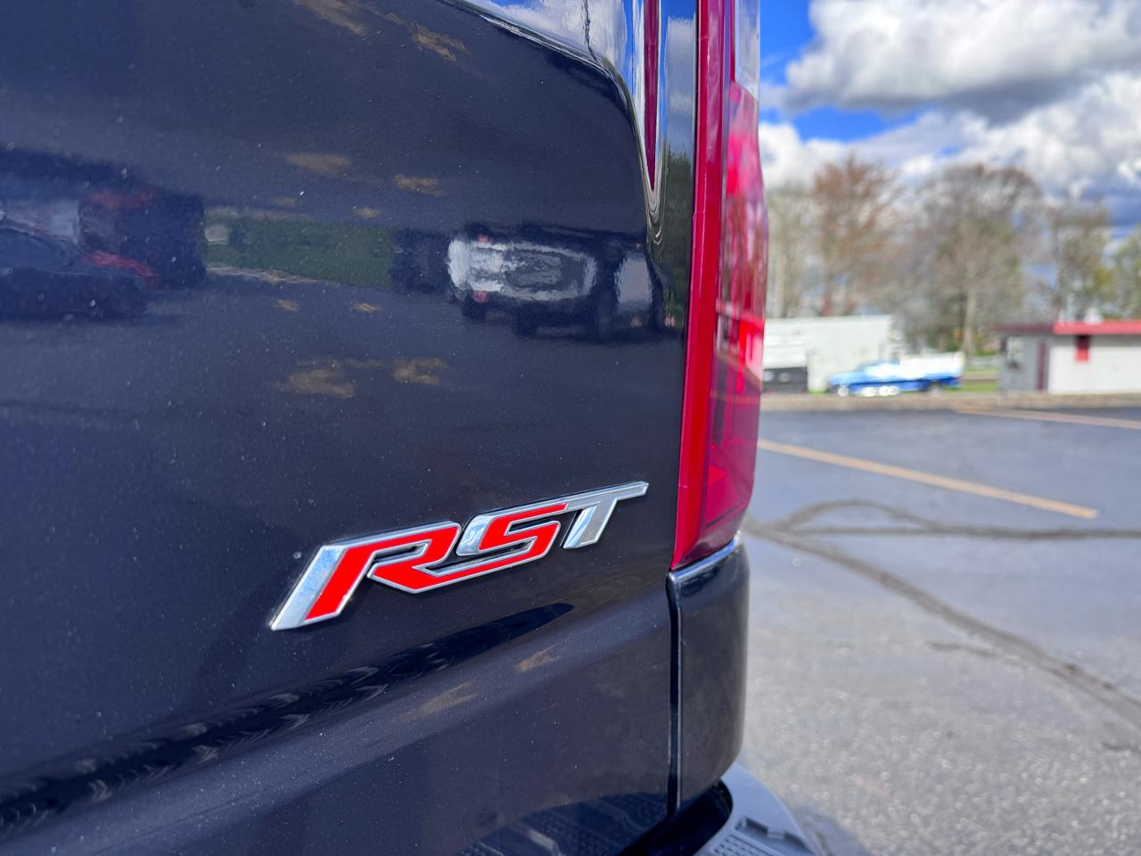 Chevrolet Silverado 1500 4WD Crew Cab 147" RST 2024