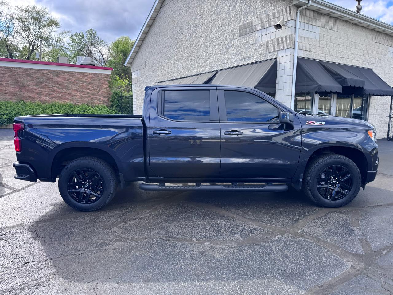 Chevrolet Silverado 1500 4WD Crew Cab 147" RST 2024