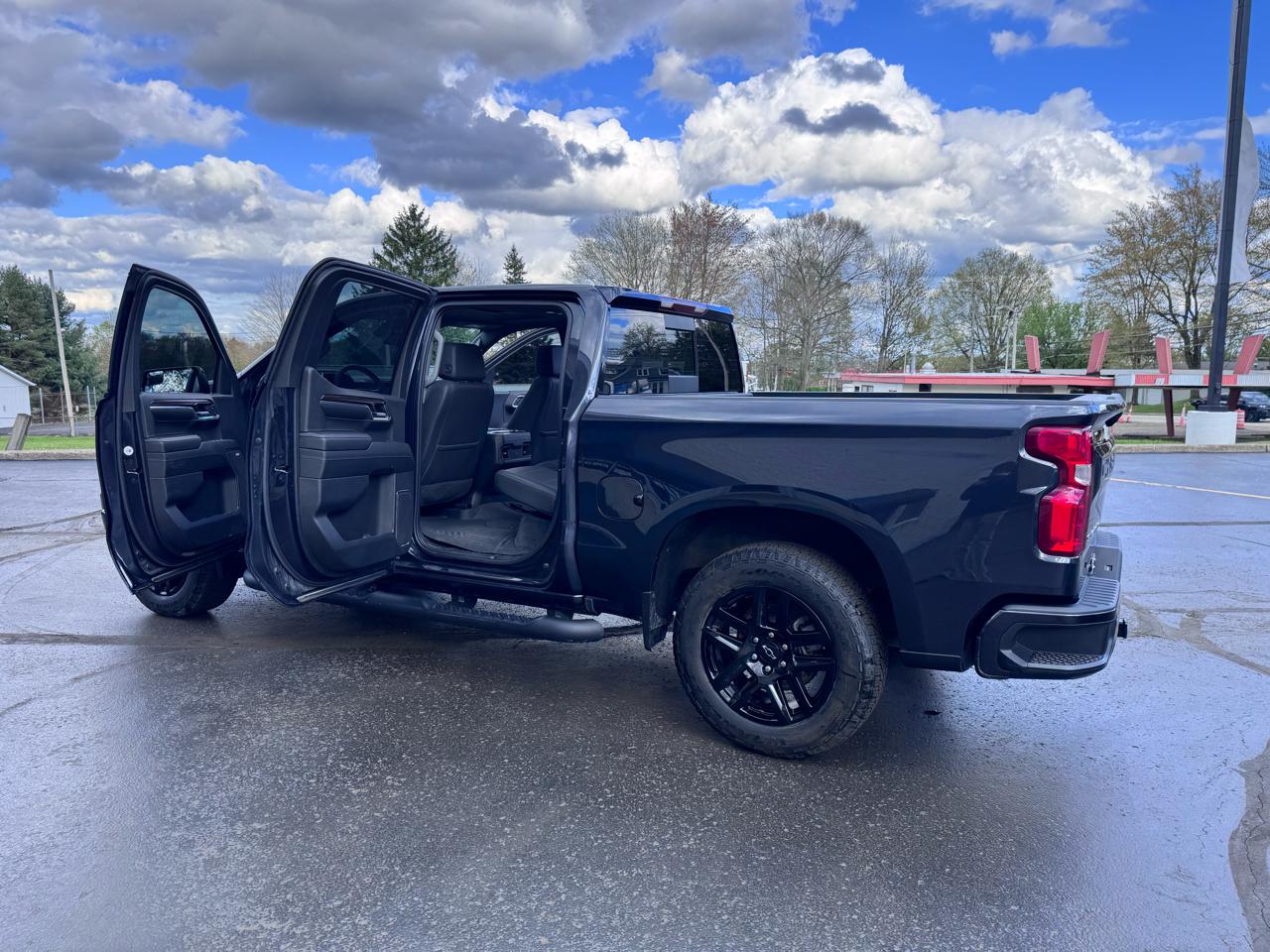 Chevrolet Silverado 1500 4WD Crew Cab 147" RST 2024