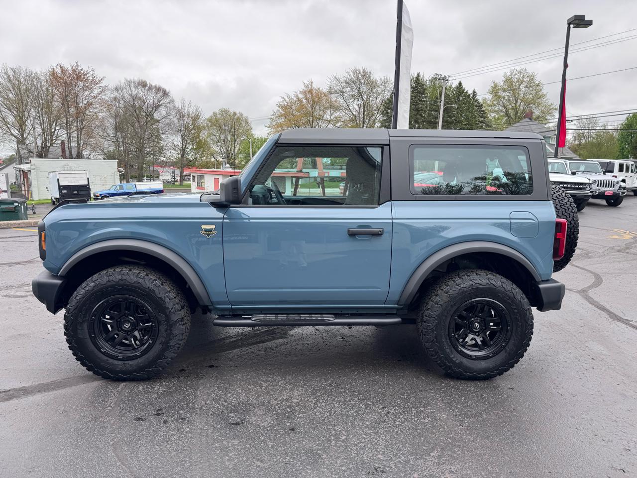 Ford Bronco Base 2 Door 4x4 2022
