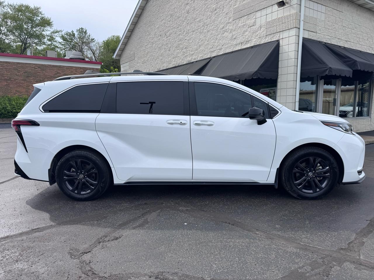 Toyota Sienna Platinum AWD 7-Passenger (Natl) 2024