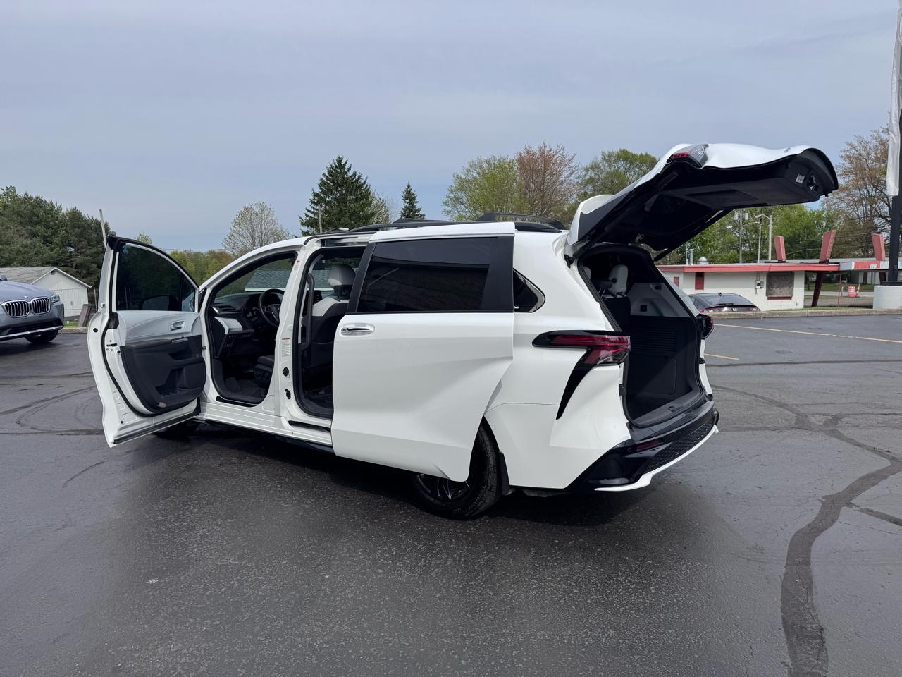 Toyota Sienna Platinum AWD 7-Passenger (Natl) 2024