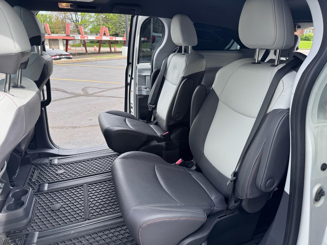 Toyota Sienna Platinum AWD 7-Passenger (Natl) 2024
