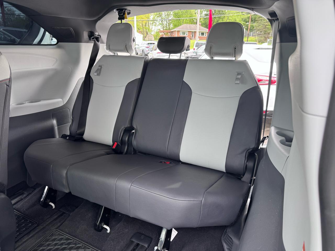Toyota Sienna Platinum AWD 7-Passenger (Natl) 2024