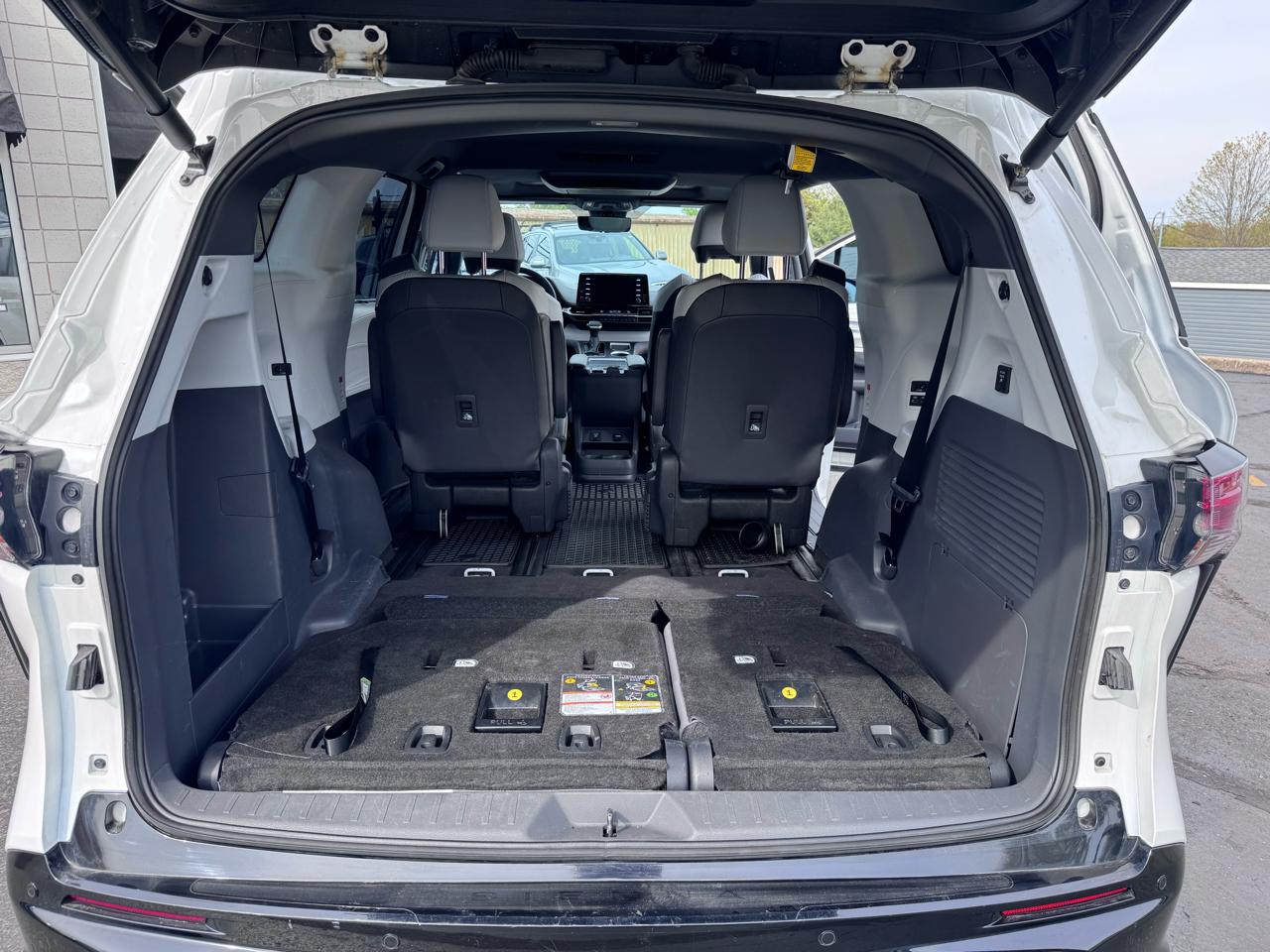 Toyota Sienna Platinum AWD 7-Passenger (Natl) 2024