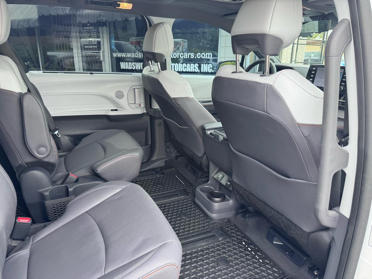 Toyota Sienna Platinum AWD 7-Passenger (Natl) 2024