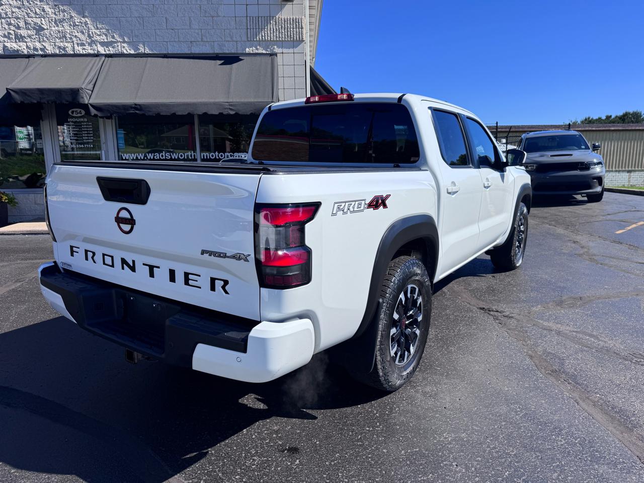 Nissan Frontier Crew Cab 4x4 PRO-4X Auto 2023