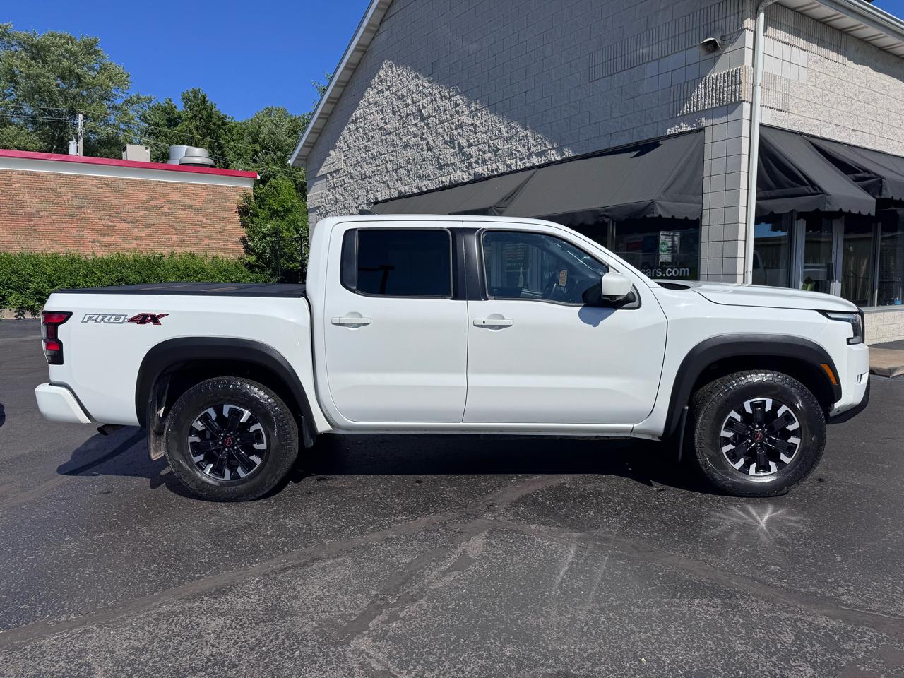 Nissan Frontier Crew Cab 4x4 PRO-4X Auto 2023