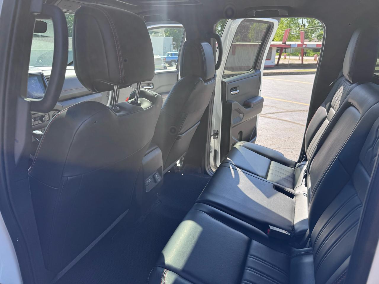 Nissan Frontier Crew Cab 4x4 PRO-4X Auto 2023