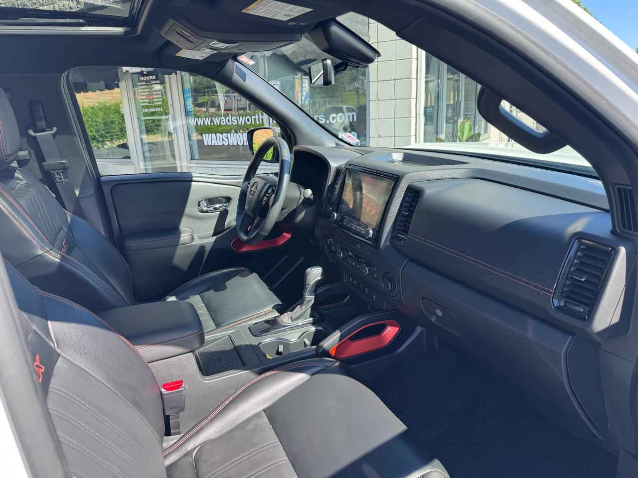 Nissan Frontier Crew Cab 4x4 PRO-4X Auto 2023