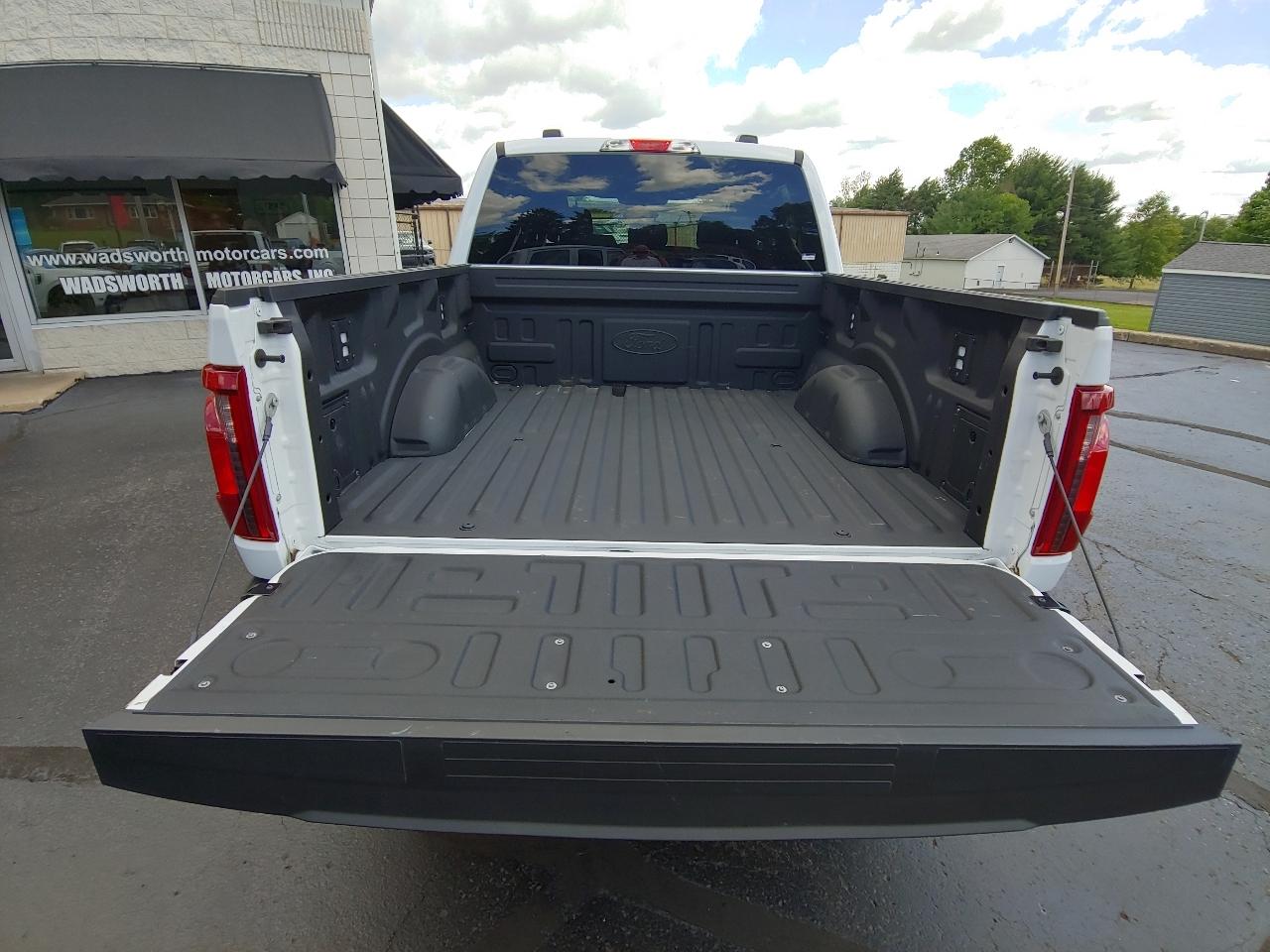 Ford F-150 2WD Reg Cab Flareside 126" STX 2025