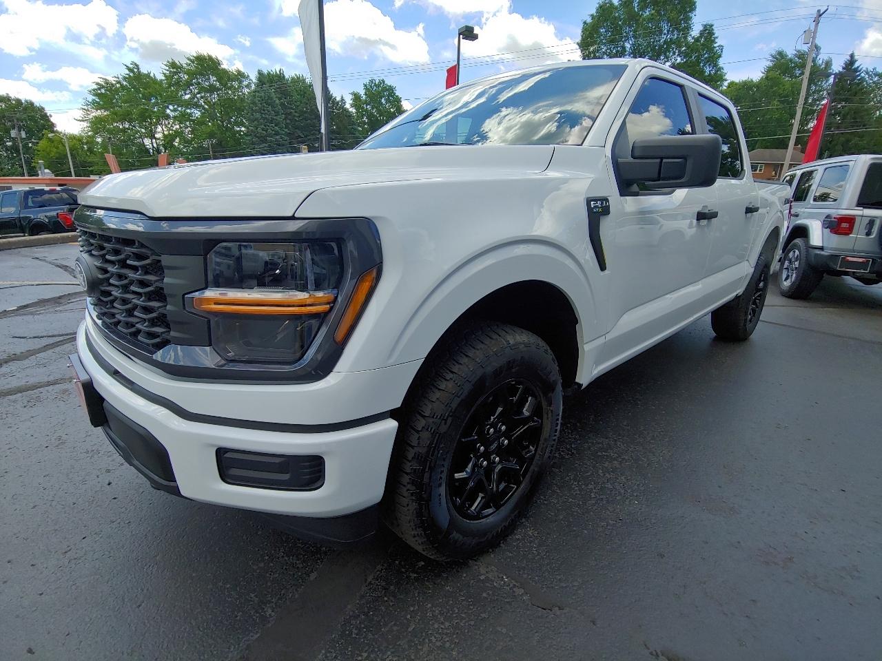 Ford F-150 2WD Reg Cab Flareside 126" STX 2025