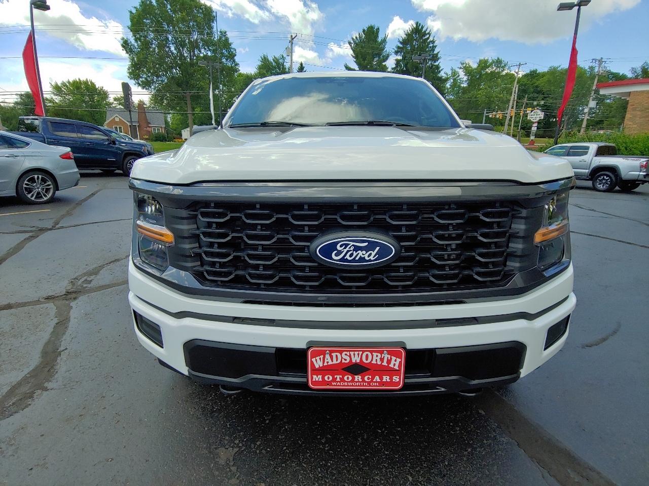 Ford F-150 2WD Reg Cab Flareside 126" STX 2025
