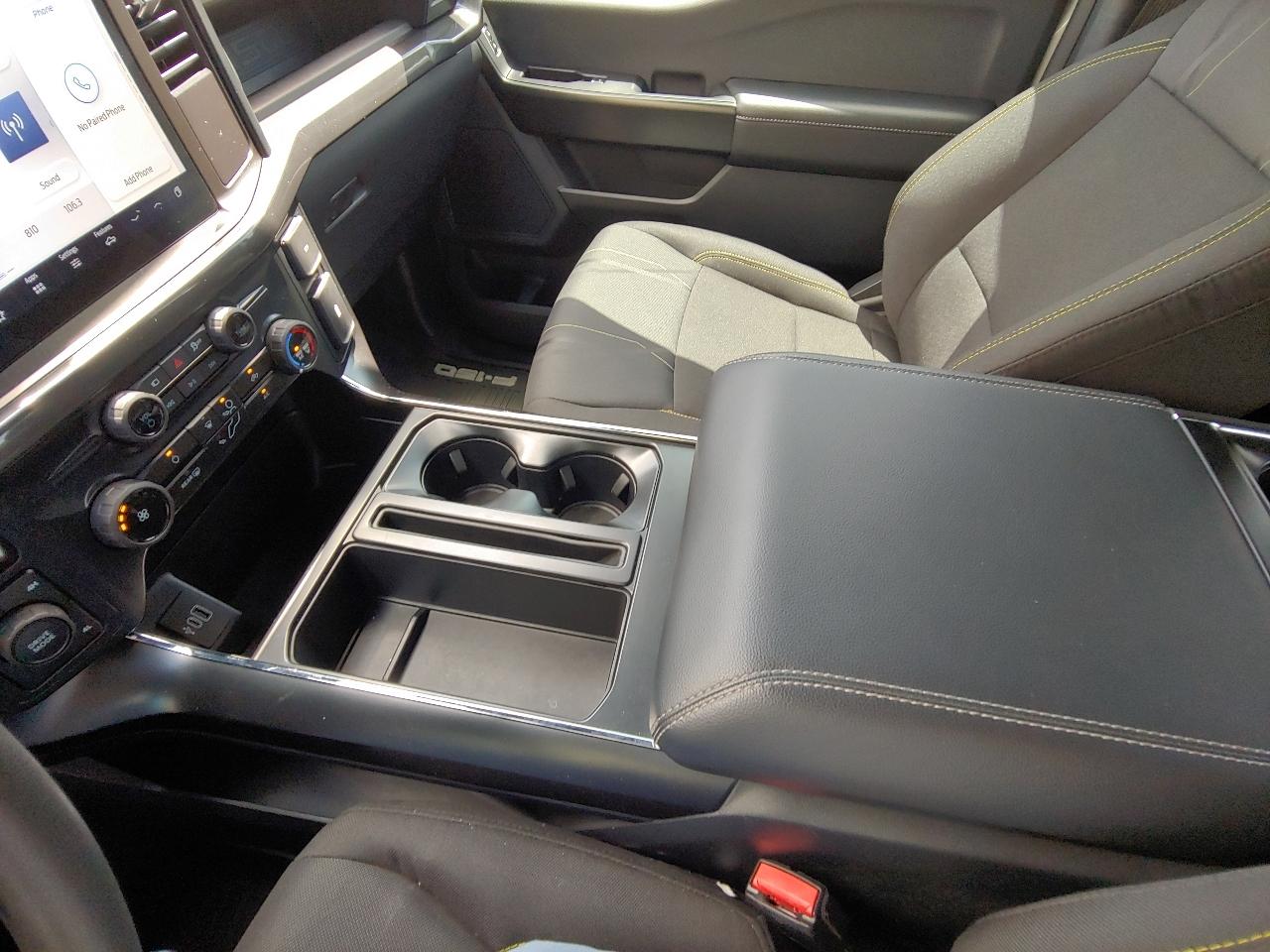 Ford F-150 2WD Reg Cab Flareside 126" STX 2025