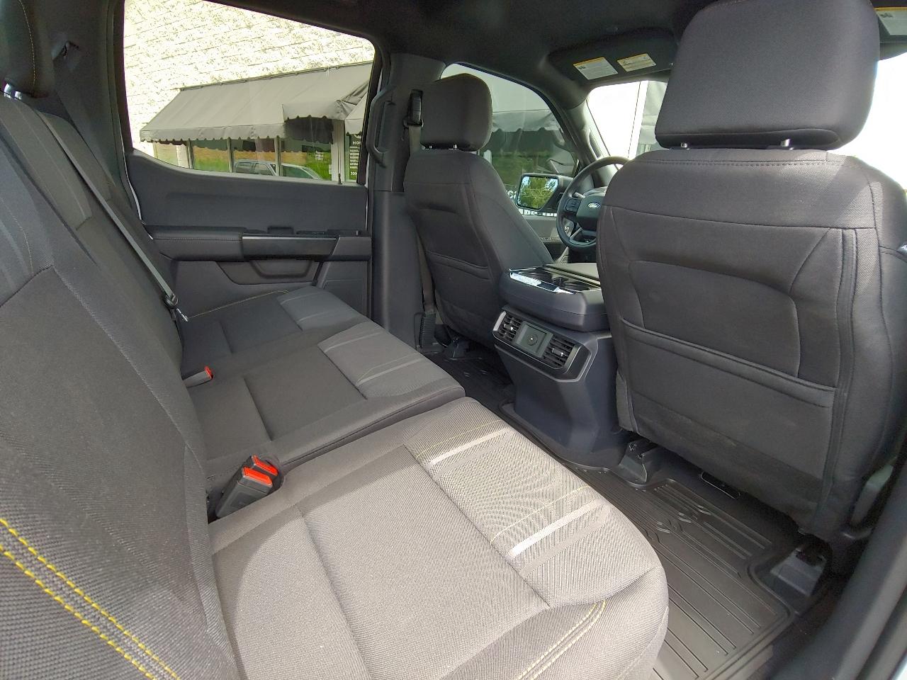 Ford F-150 2WD Reg Cab Flareside 126" STX 2025