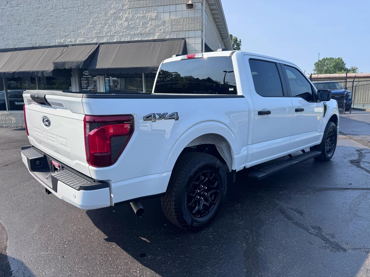 Ford F-150 4WD SuperCrew 145" STX 2025
