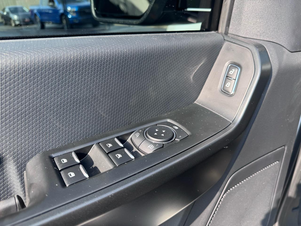 Ford F-150 4WD SuperCrew 145" STX 2025