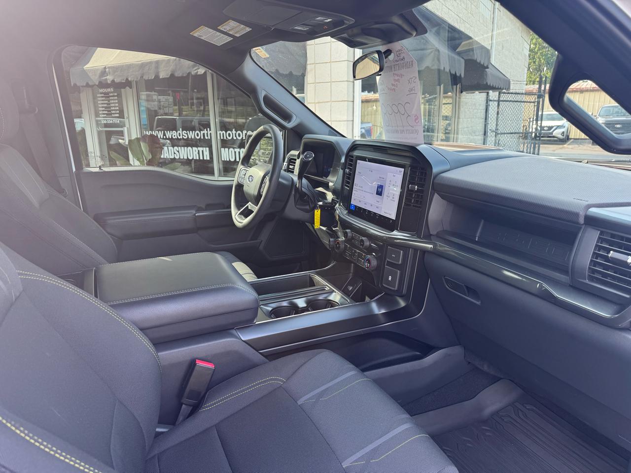 Ford F-150 4WD SuperCrew 145" STX 2025