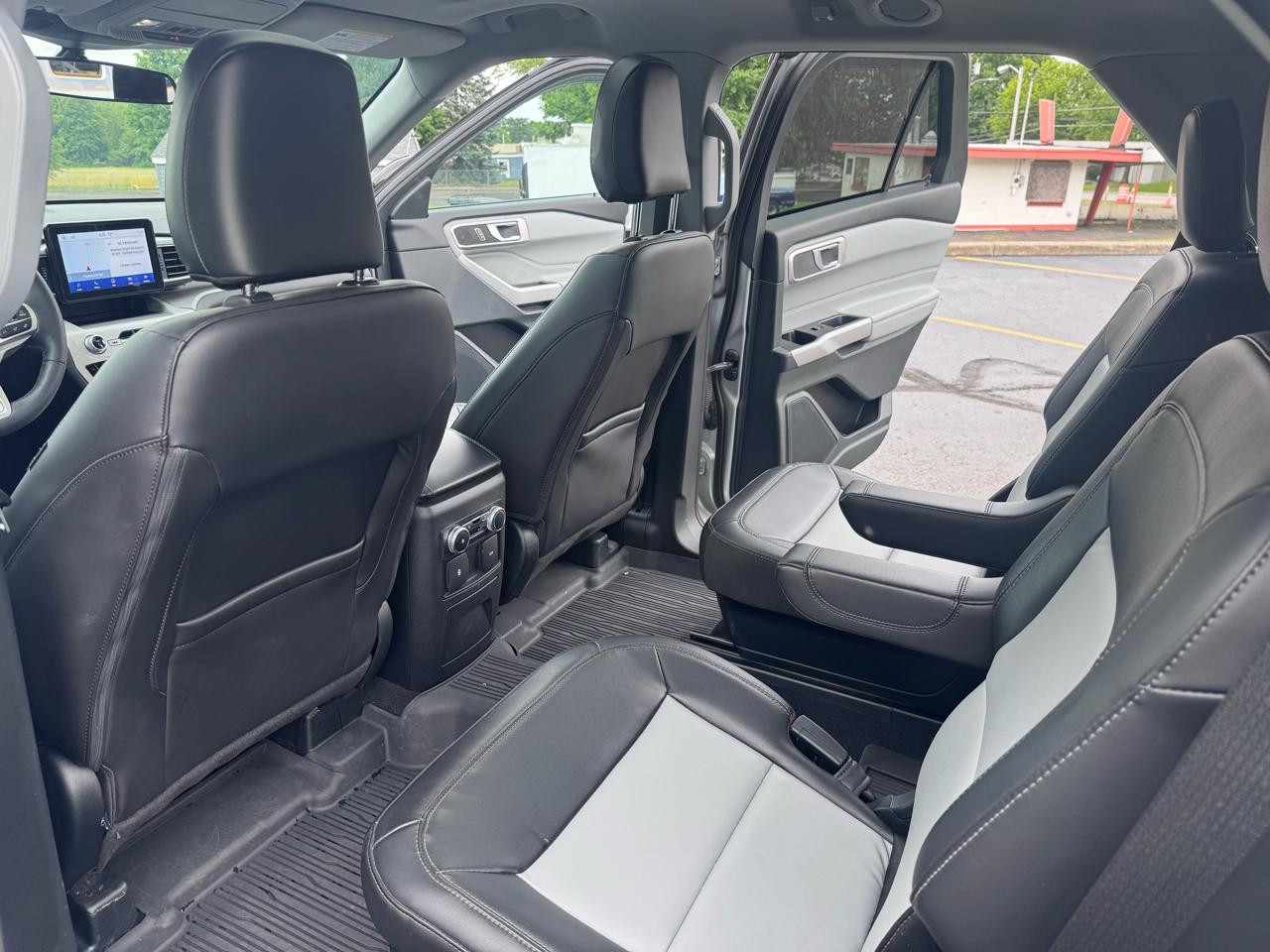 Ford Explorer 4dr XLT 4WD 2024