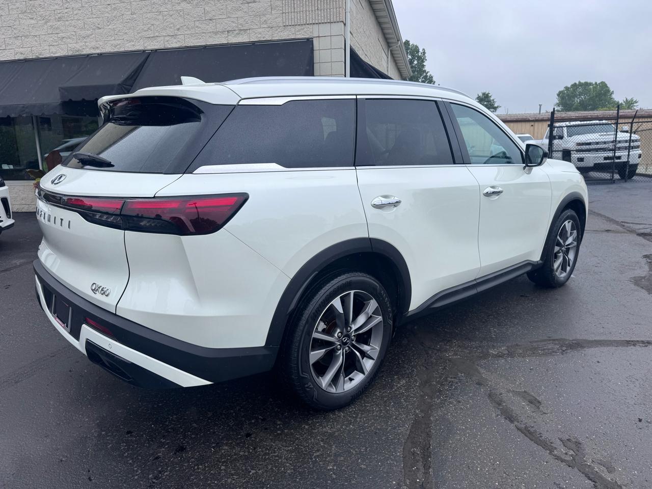 Infiniti QX60 LUXE AWD 2024