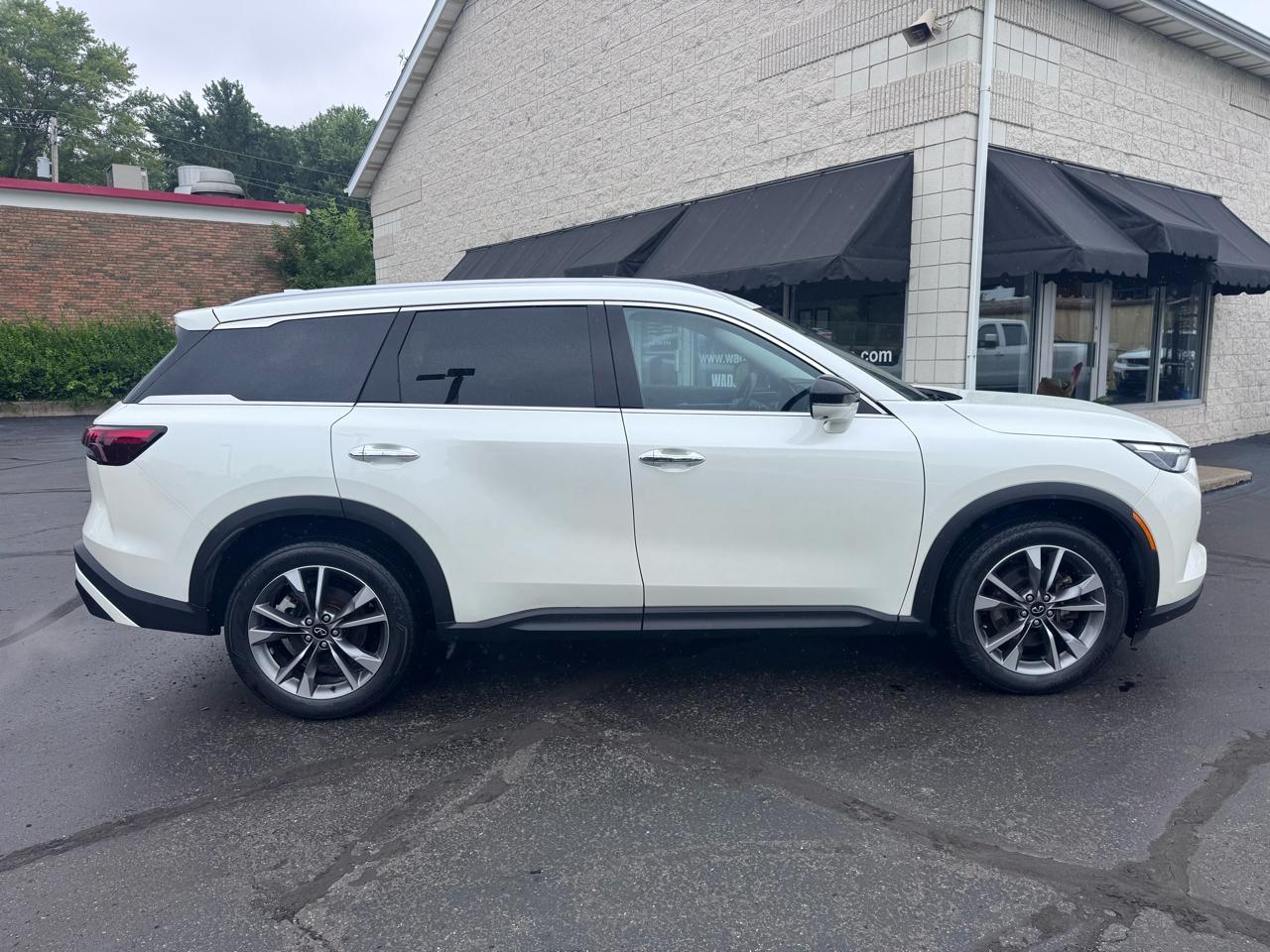 Infiniti QX60 LUXE AWD 2024