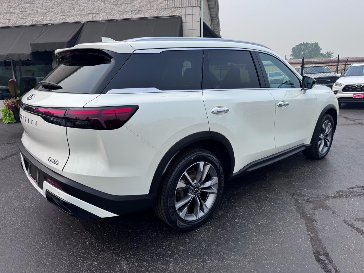 Infiniti QX60 LUXE AWD 2024