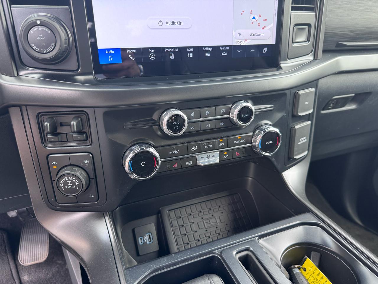 Ford F-150 XLT 4WD SuperCrew 6.5' Box 2024
