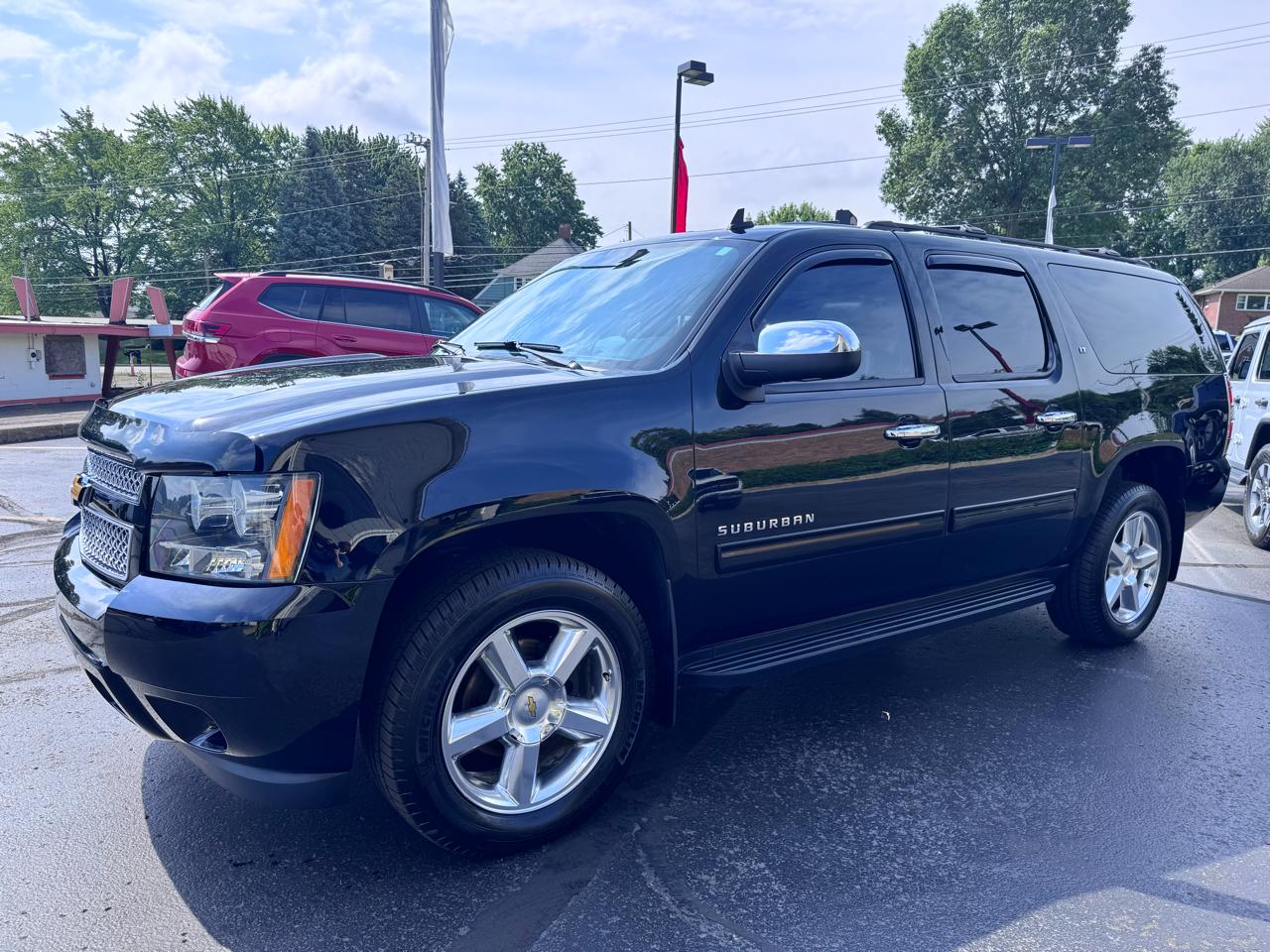 Chevrolet Suburban 4WD 4dr LT 2014