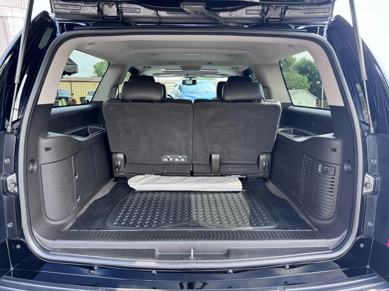 Chevrolet Suburban 4WD 4dr LT 2014