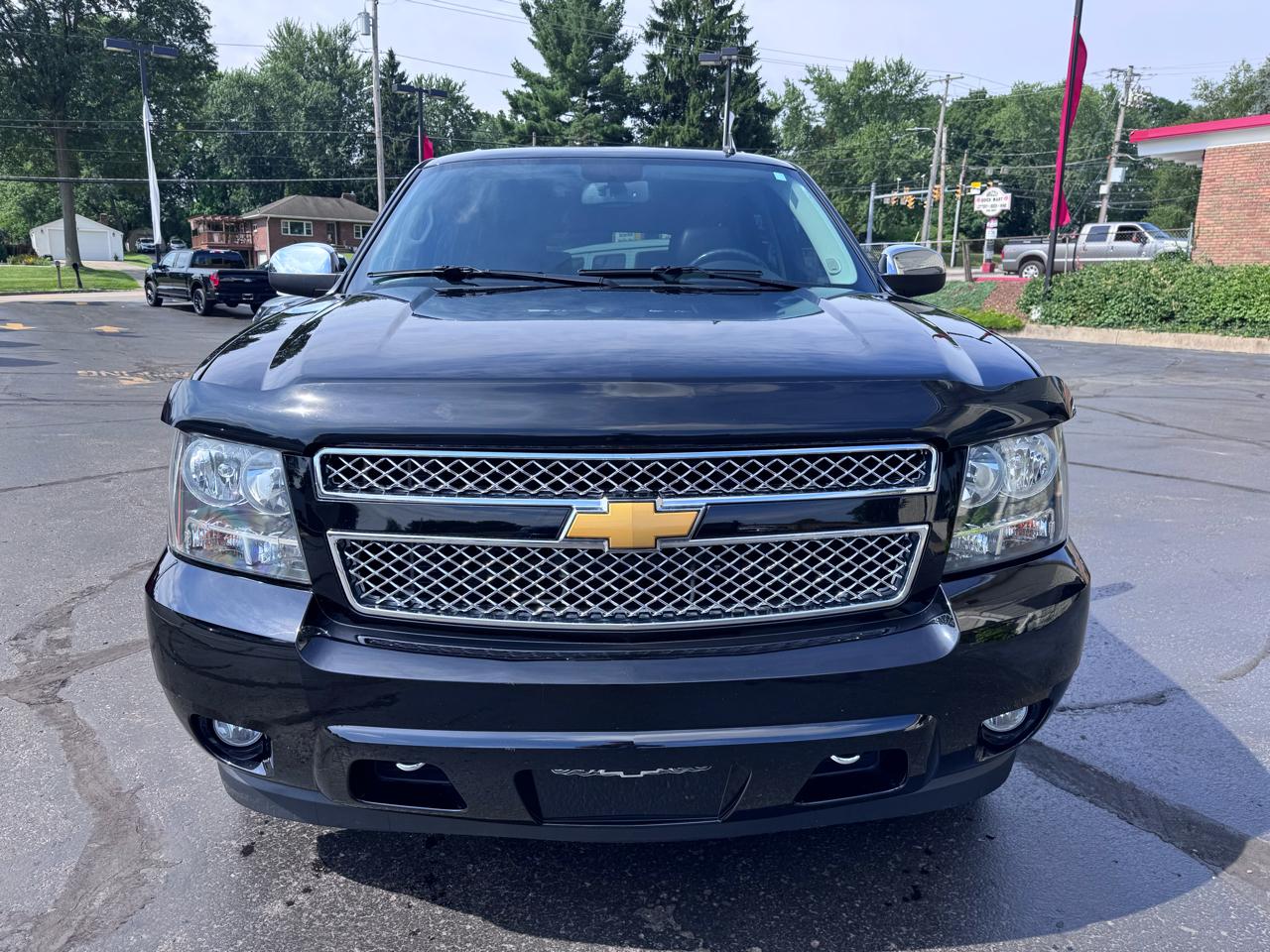Chevrolet Suburban 4WD 4dr LT 2014