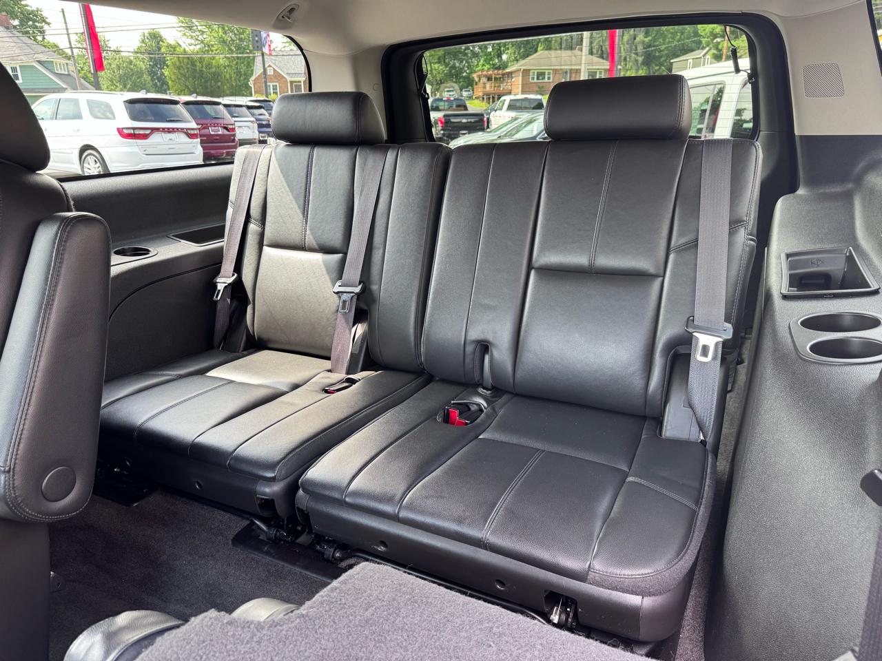 Chevrolet Suburban 4WD 4dr LT 2014