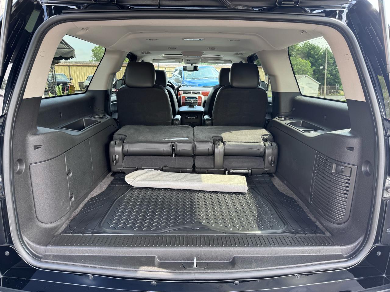 Chevrolet Suburban 4WD 4dr LT 2014